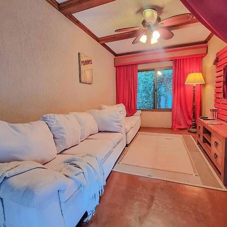 Vive Utila - Bed & Breakfast Εξωτερικό φωτογραφία
