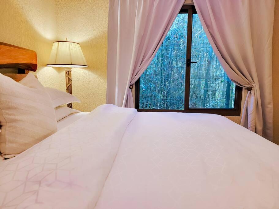 Vive Utila - Bed & Breakfast Εξωτερικό φωτογραφία