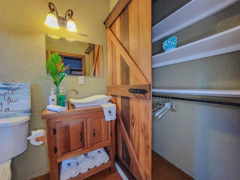 Vive Utila - Bed & Breakfast Εξωτερικό φωτογραφία