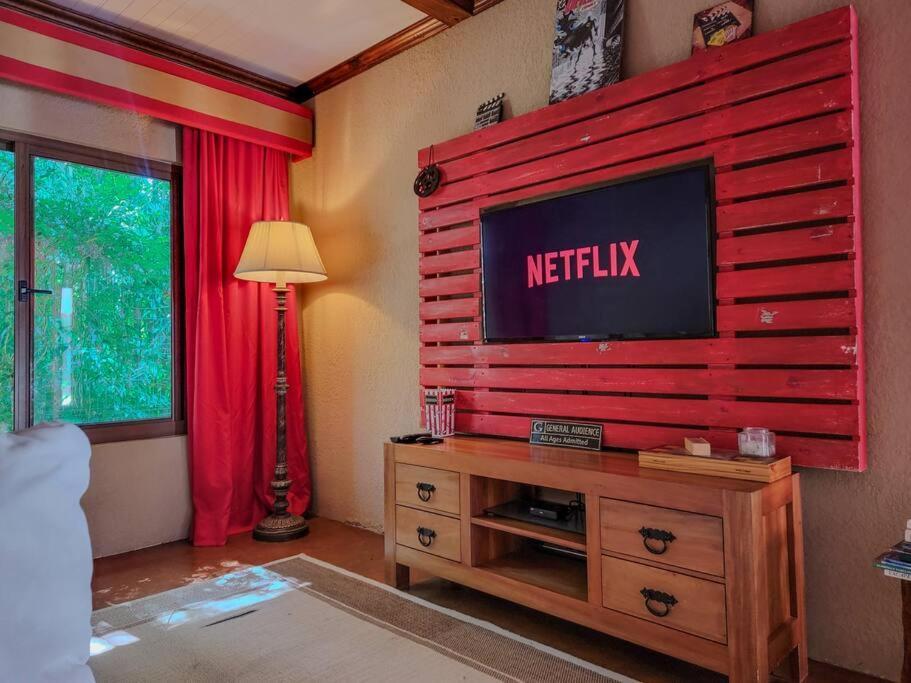 Vive Utila - Bed & Breakfast Εξωτερικό φωτογραφία