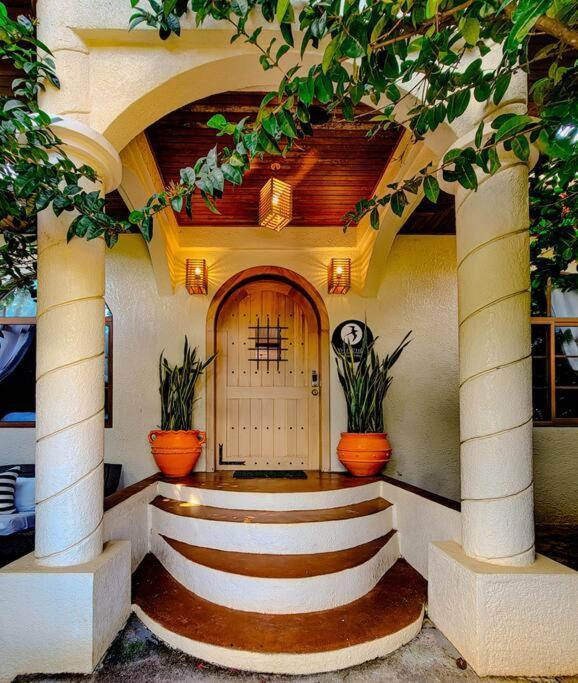 Vive Utila - Bed & Breakfast Εξωτερικό φωτογραφία