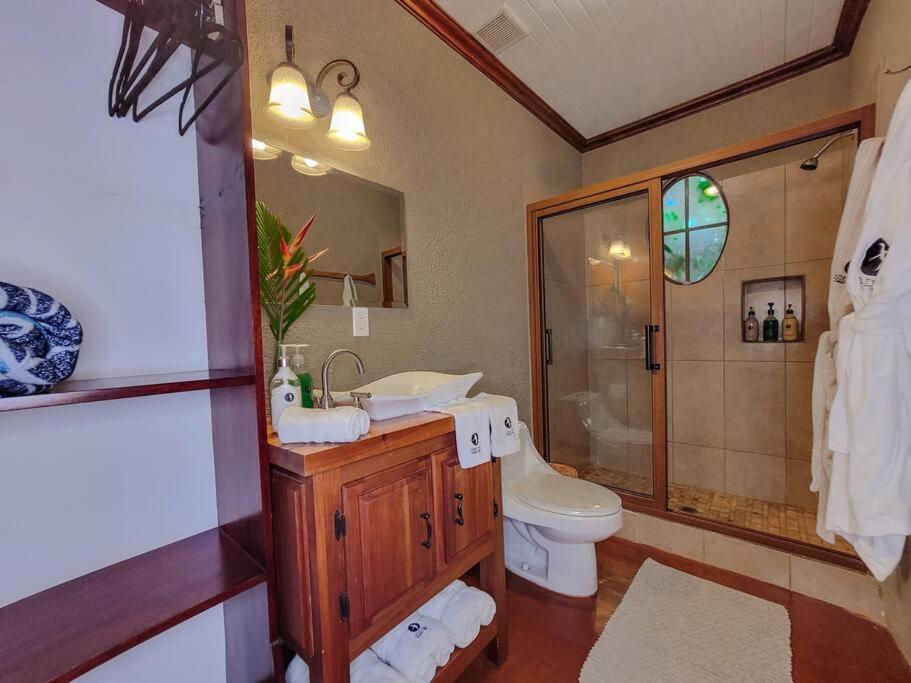 Vive Utila - Bed & Breakfast Εξωτερικό φωτογραφία